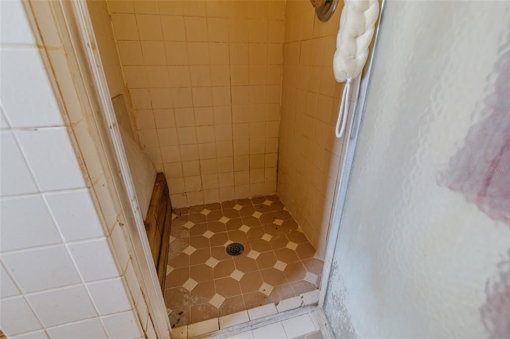 На продажу: $199,000 (3 спален, 2 ванн, 1826 Квадратных фут)