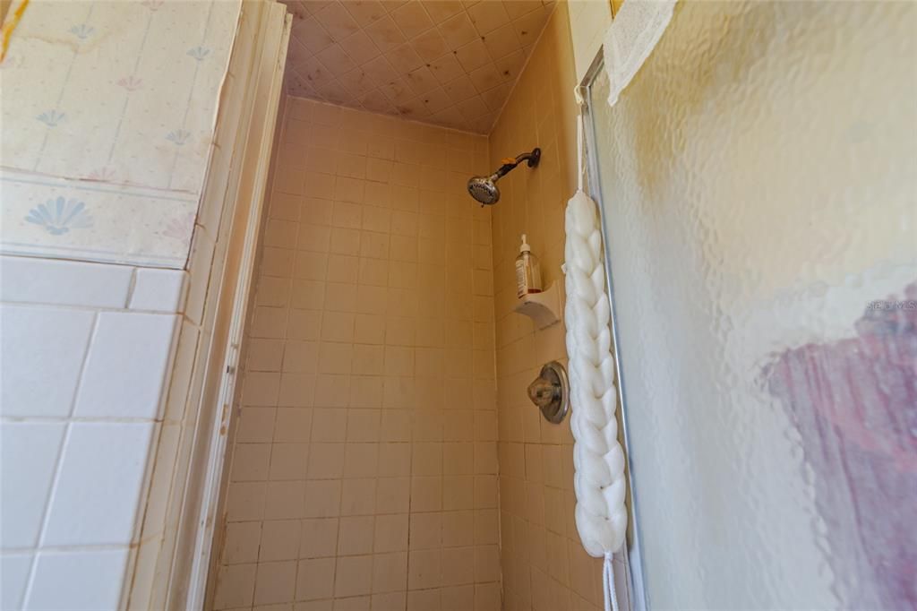 На продажу: $199,000 (3 спален, 2 ванн, 1826 Квадратных фут)