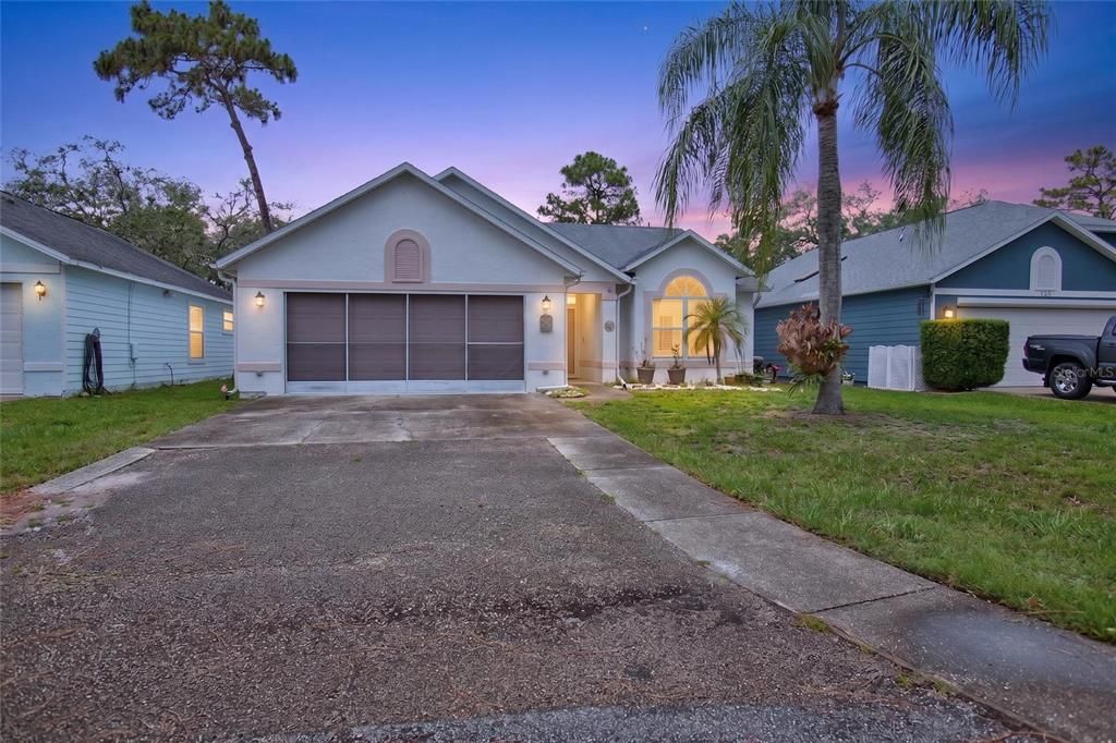 Active With Contract: $289,900 (2 beds, 2 baths, 1180 Square Feet)
