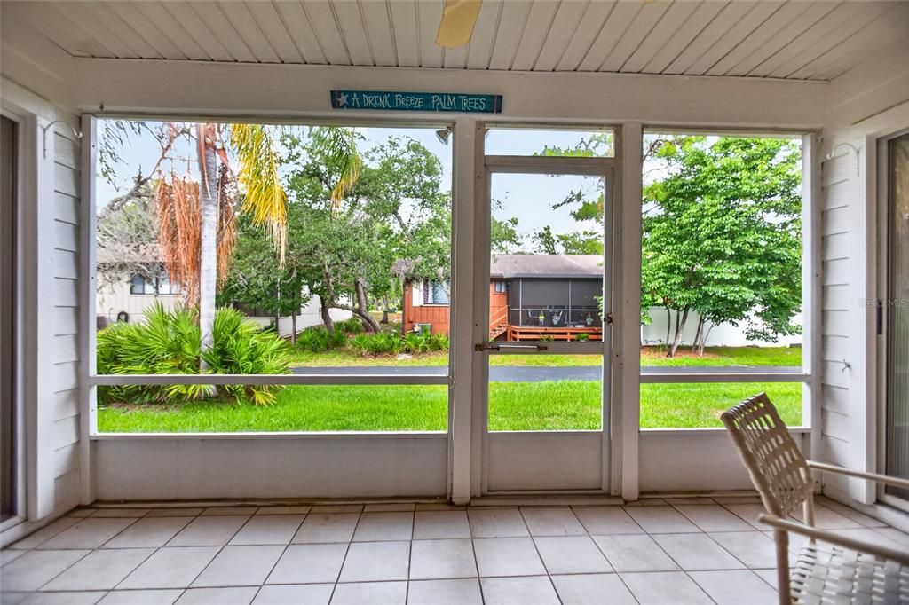 Active With Contract: $289,900 (2 beds, 2 baths, 1180 Square Feet)