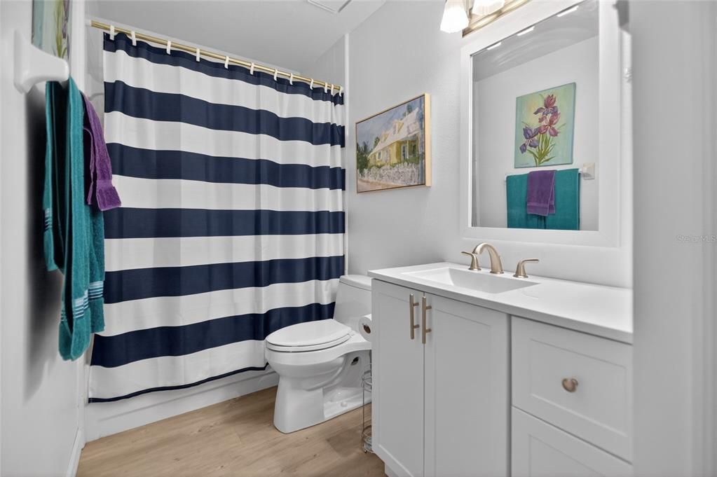 Active With Contract: $289,900 (2 beds, 2 baths, 1180 Square Feet)