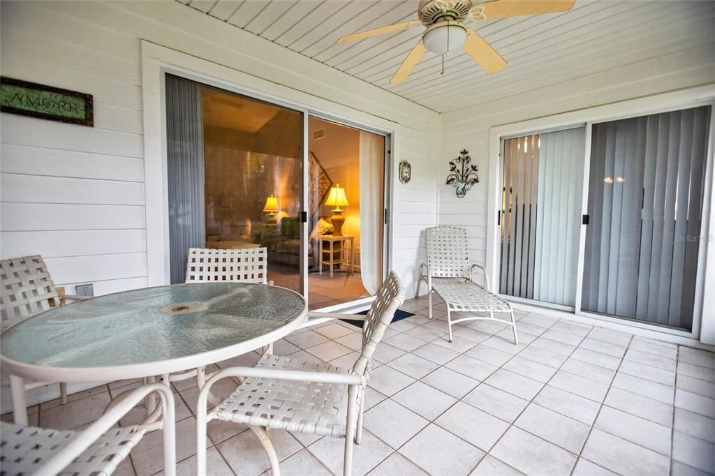 Active With Contract: $289,900 (2 beds, 2 baths, 1180 Square Feet)