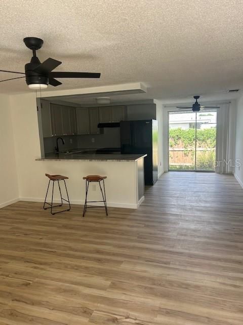 For Rent: $1,700 (2 beds, 1 baths, 1000 Square Feet)