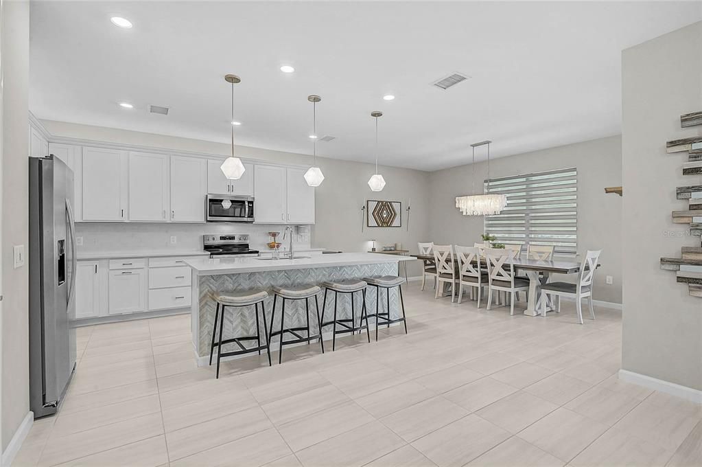 For Sale: $779,900 (5 beds, 4 baths, 3422 Square Feet)