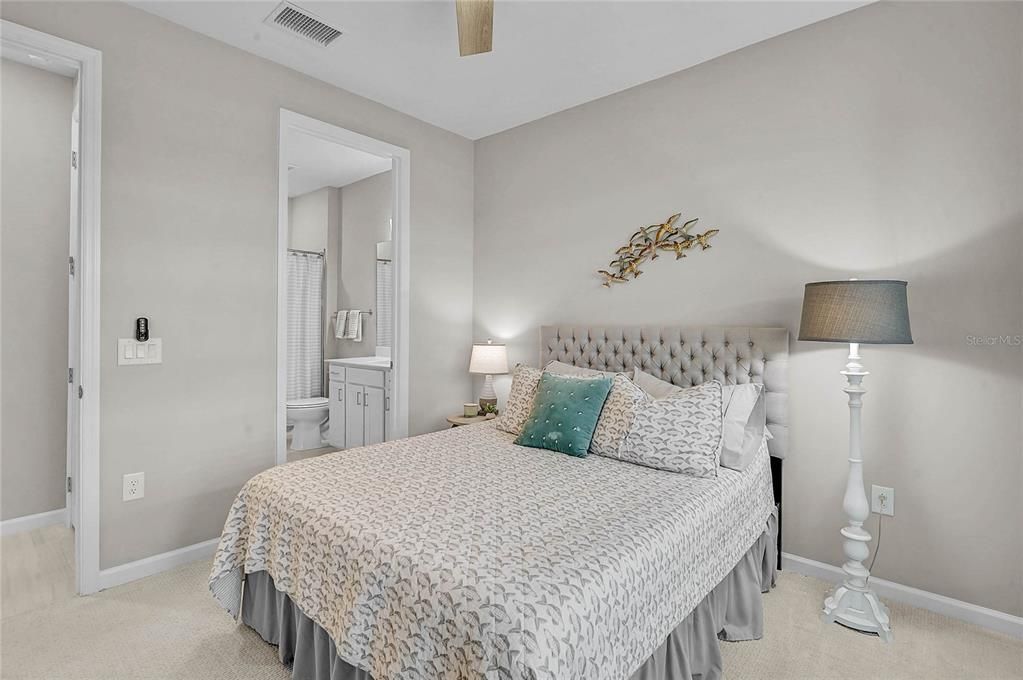 For Sale: $779,900 (5 beds, 4 baths, 3422 Square Feet)
