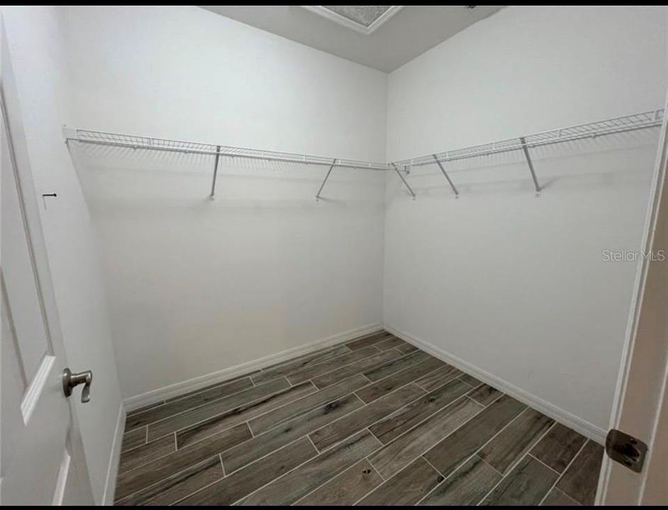 В аренду: $2,300 (3 спален, 2 ванн, 1810 Квадратных фут)
