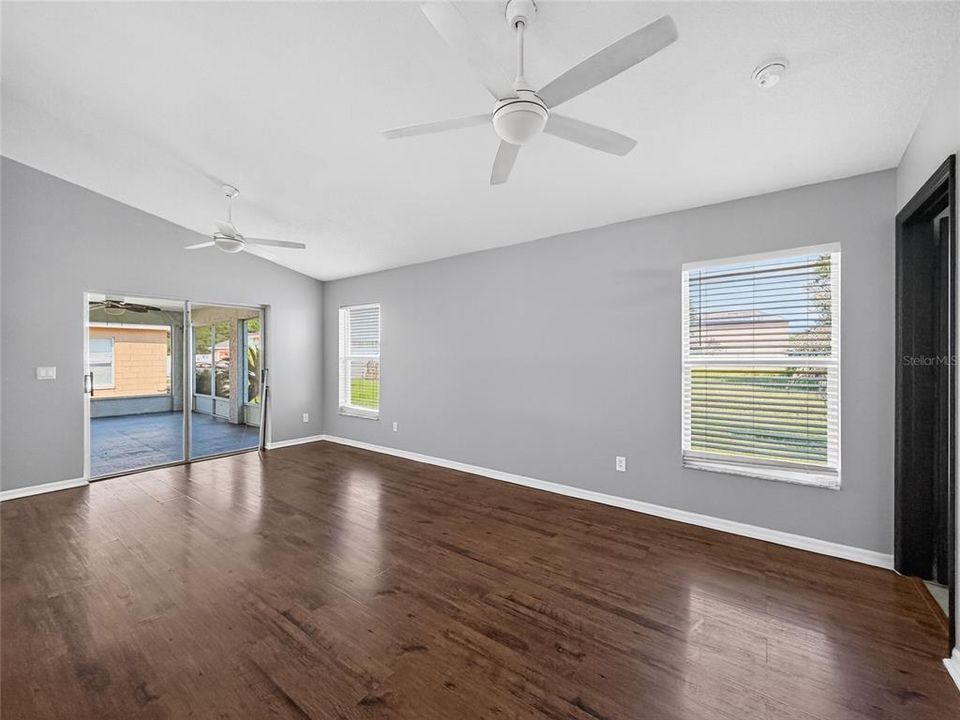 For Sale: $289,000 (3 beds, 2 baths, 1733 Square Feet)