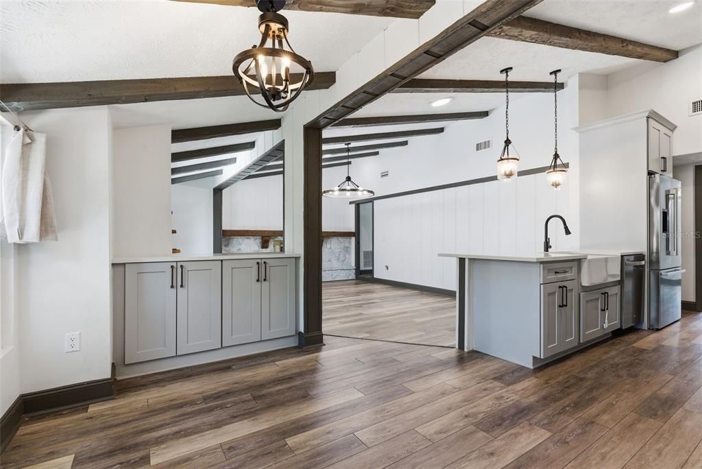 For Sale: $489,000 (3 beds, 2 baths, 2061 Square Feet)
