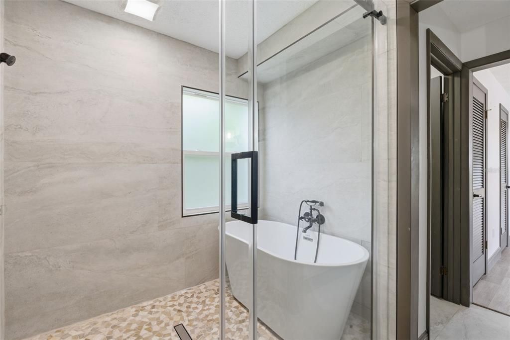 For Sale: $489,000 (3 beds, 2 baths, 2061 Square Feet)