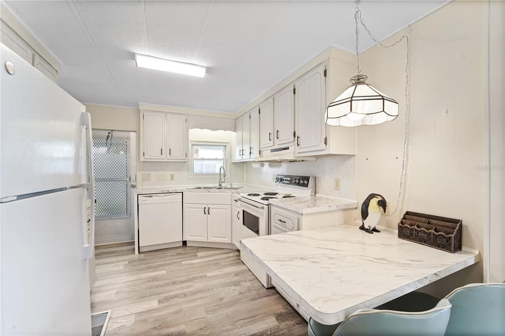 For Rent: $1,800 (2 beds, 2 baths, 1008 Square Feet)