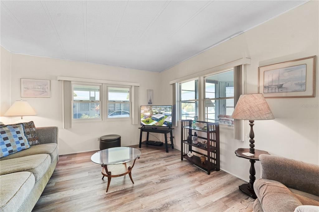 For Rent: $1,800 (2 beds, 2 baths, 1008 Square Feet)