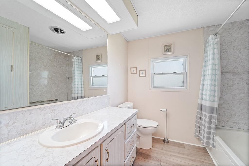 For Rent: $1,800 (2 beds, 2 baths, 1008 Square Feet)