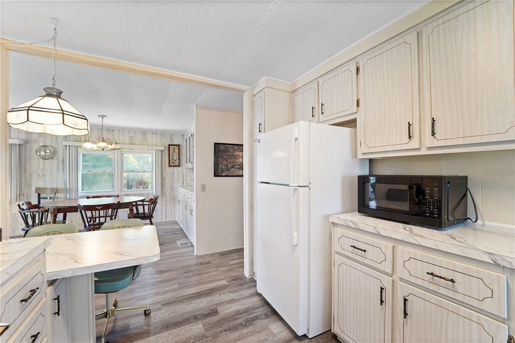 For Rent: $1,800 (2 beds, 2 baths, 1008 Square Feet)