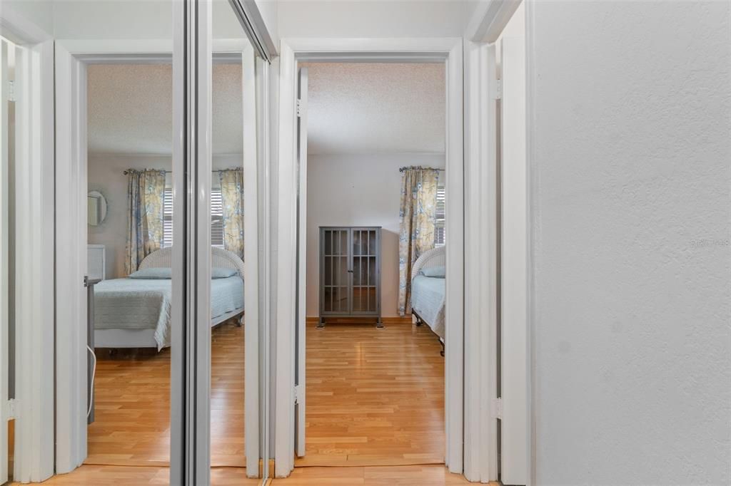 For Sale: $129,900 (1 beds, 1 baths, 779 Square Feet)