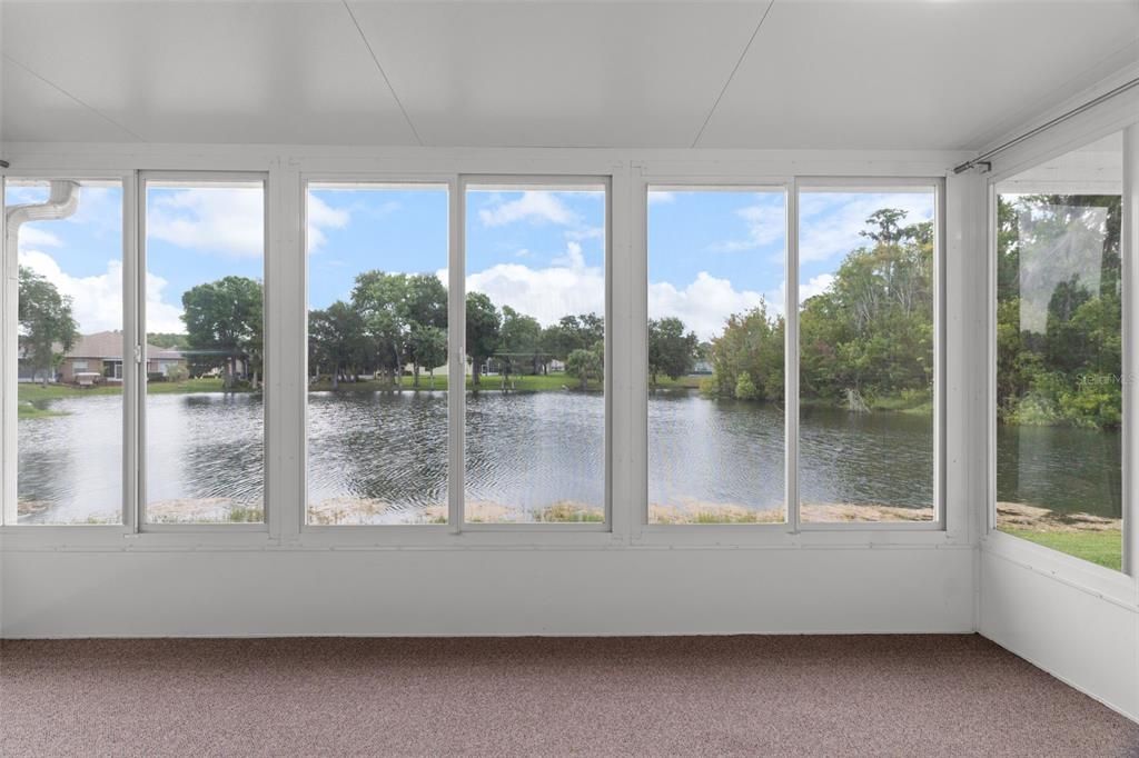 For Sale: $129,900 (1 beds, 1 baths, 779 Square Feet)