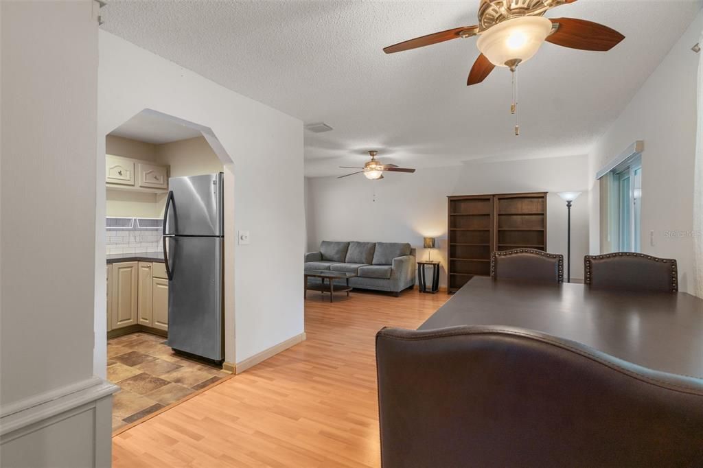 For Sale: $129,900 (1 beds, 1 baths, 779 Square Feet)