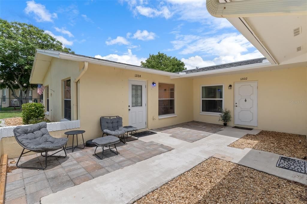 For Sale: $129,900 (1 beds, 1 baths, 779 Square Feet)