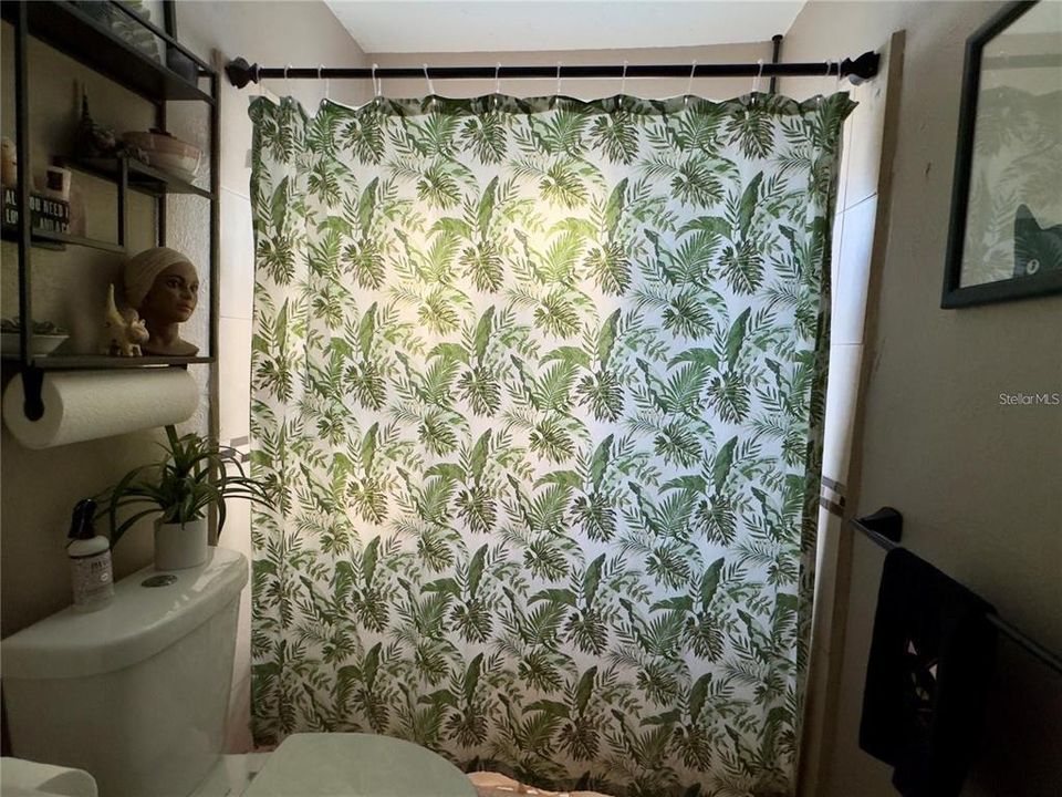 For Rent: $1,700 (2 beds, 1 baths, 810 Square Feet)