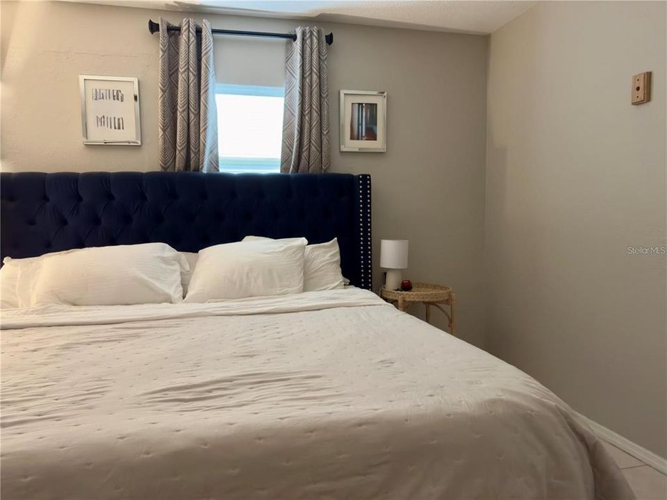 For Rent: $1,700 (2 beds, 1 baths, 810 Square Feet)
