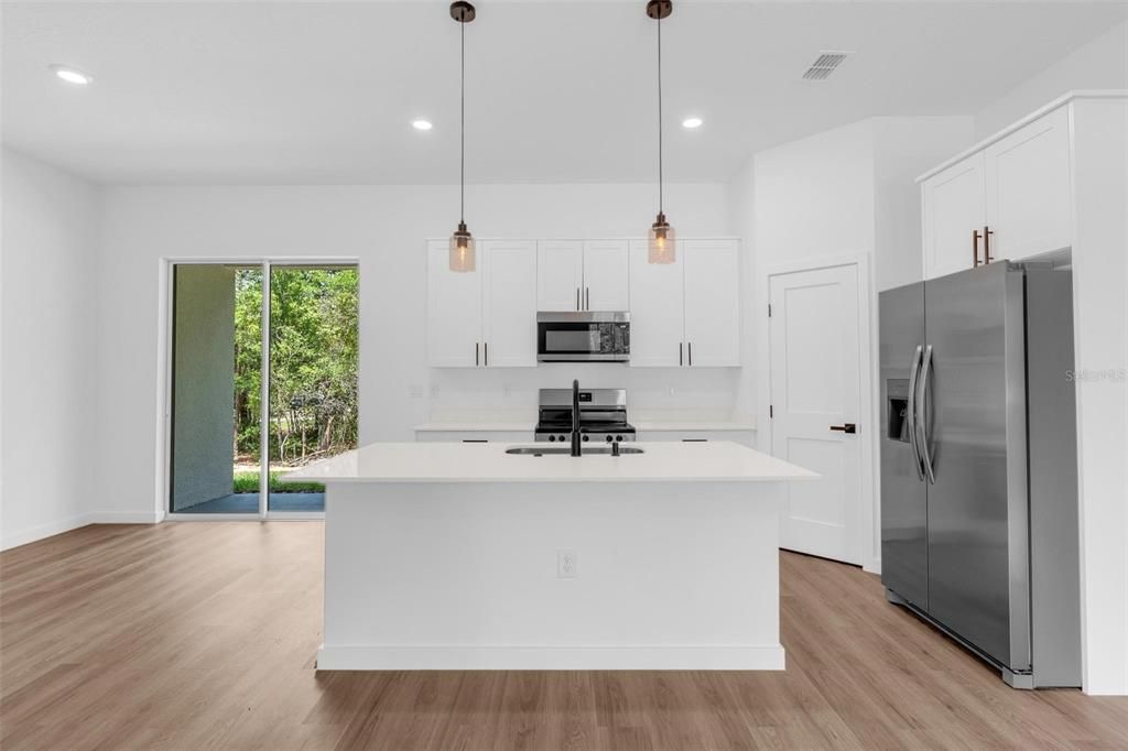 For Sale: $319,900 (4 beds, 3 baths, 1870 Square Feet)