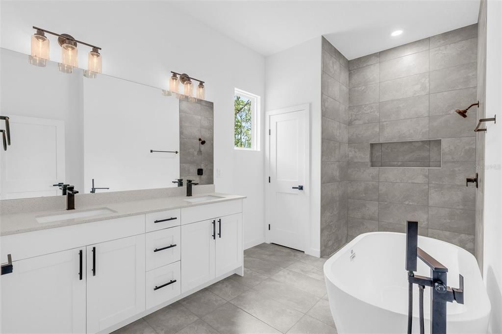 For Sale: $319,900 (4 beds, 3 baths, 1870 Square Feet)