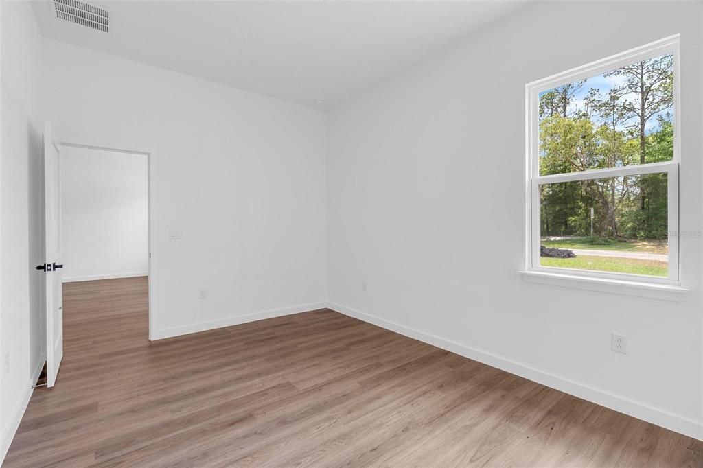 For Sale: $319,900 (4 beds, 3 baths, 1870 Square Feet)