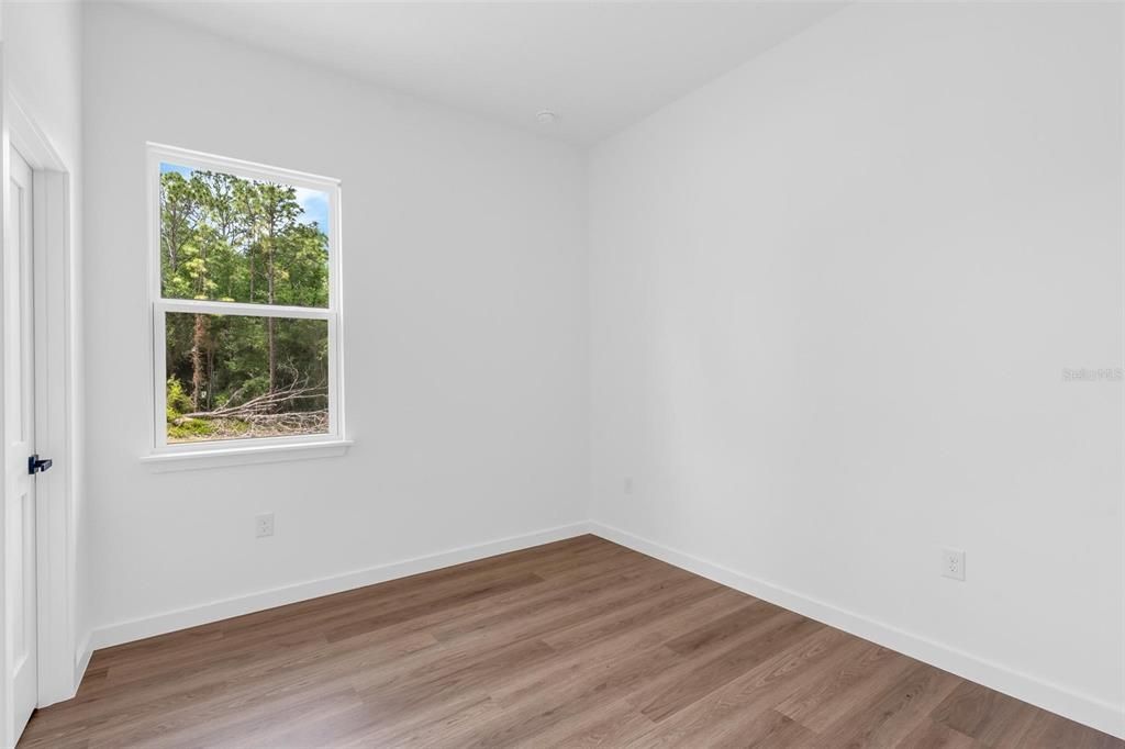 For Sale: $319,900 (4 beds, 3 baths, 1870 Square Feet)
