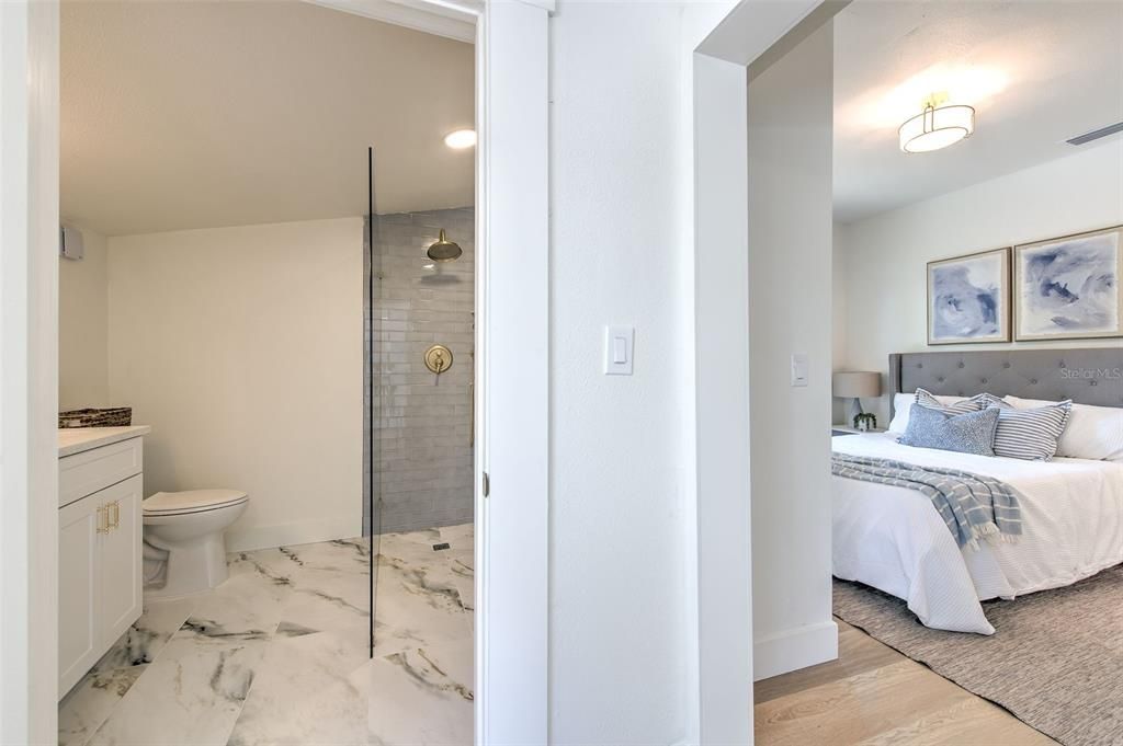 For Sale: $800,000 (3 beds, 2 baths, 1565 Square Feet)