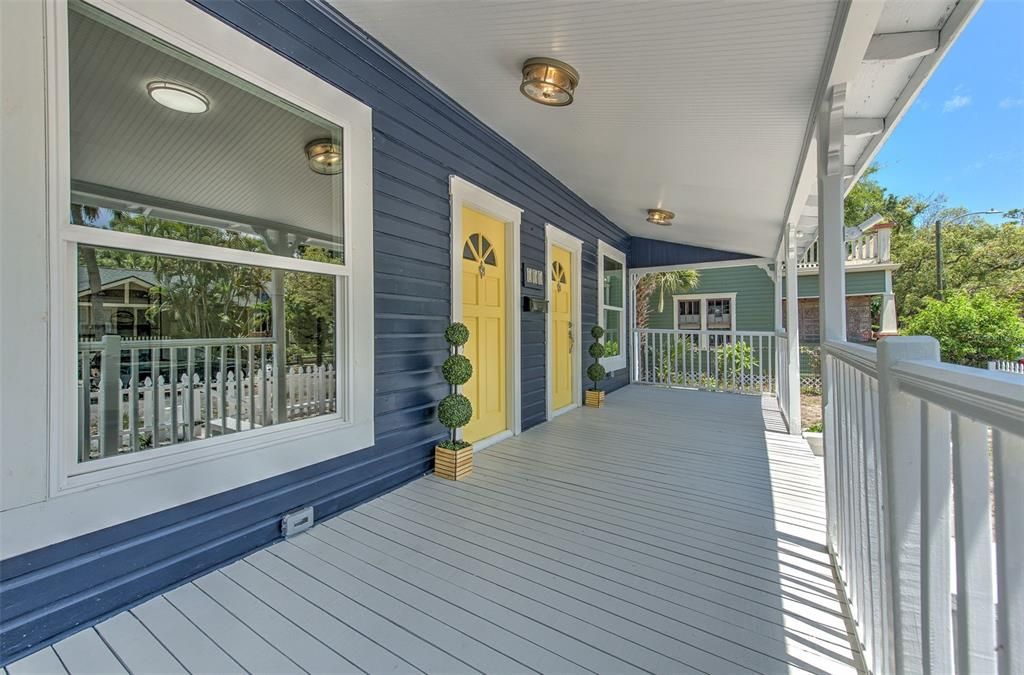 For Sale: $800,000 (3 beds, 2 baths, 1565 Square Feet)