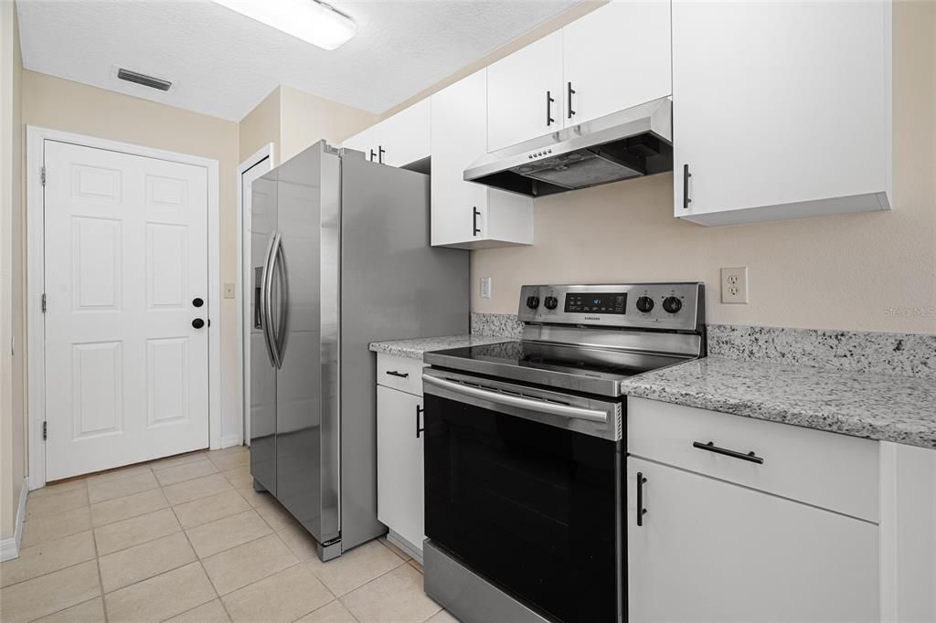 For Sale: $270,000 (2 beds, 2 baths, 1262 Square Feet)