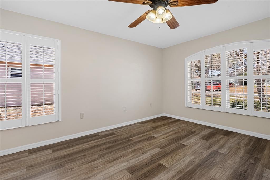 For Sale: $270,000 (2 beds, 2 baths, 1262 Square Feet)