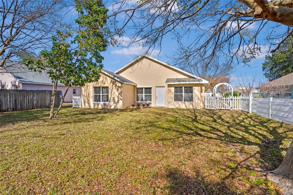 For Sale: $270,000 (2 beds, 2 baths, 1262 Square Feet)