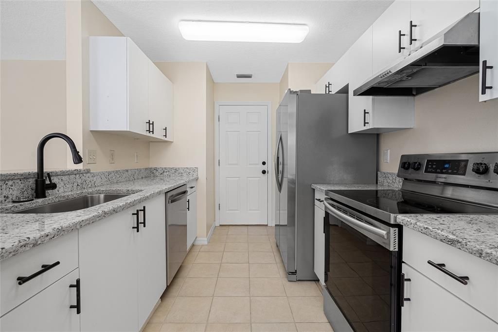 For Sale: $270,000 (2 beds, 2 baths, 1262 Square Feet)