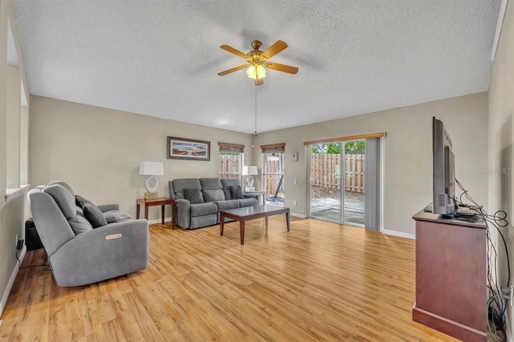 For Sale: $424,000 (4 beds, 2 baths, 1956 Square Feet)
