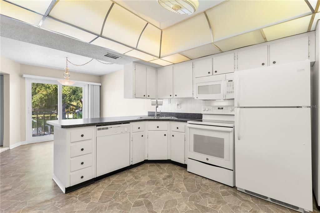 For Sale: $120,000 (2 beds, 2 baths, 1270 Square Feet)