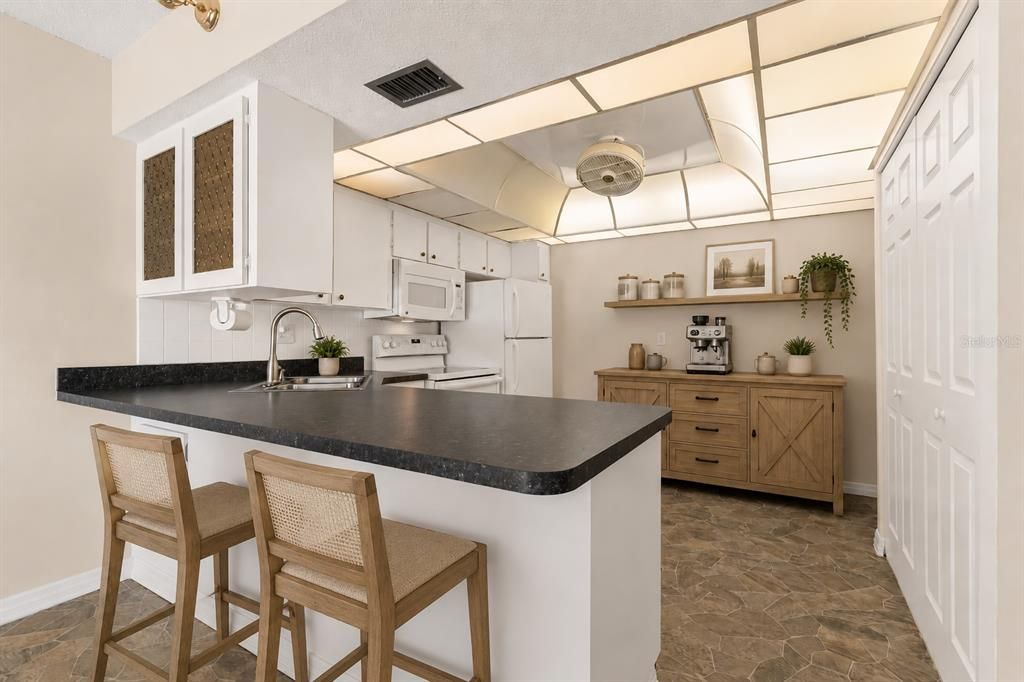 For Sale: $120,000 (2 beds, 2 baths, 1270 Square Feet)