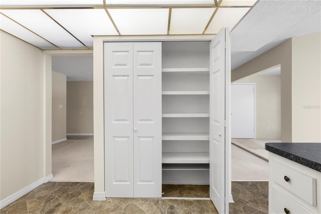 For Sale: $120,000 (2 beds, 2 baths, 1270 Square Feet)
