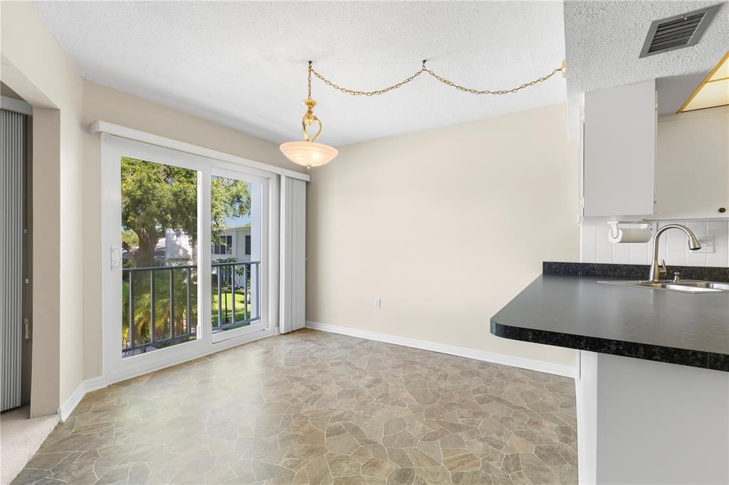 For Sale: $120,000 (2 beds, 2 baths, 1270 Square Feet)
