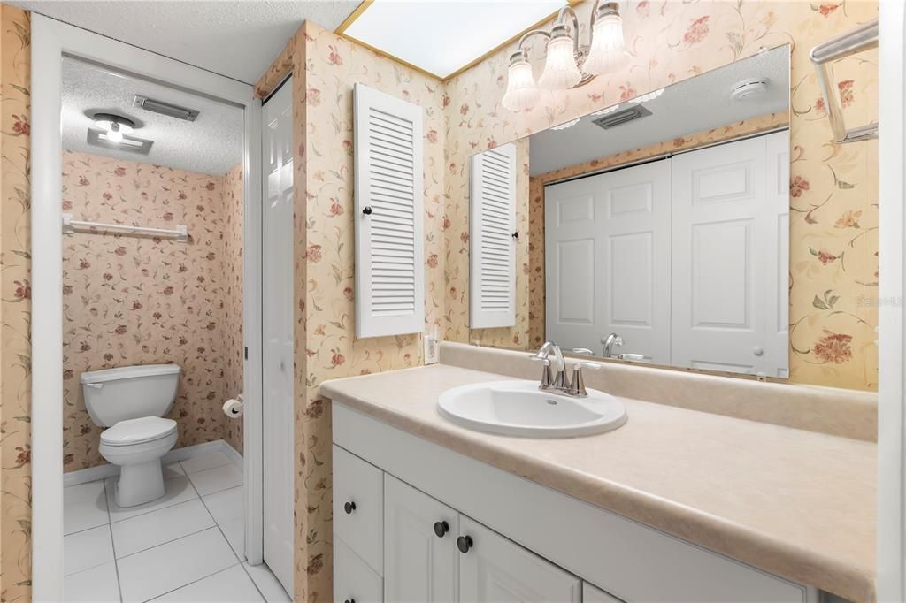 For Sale: $120,000 (2 beds, 2 baths, 1270 Square Feet)