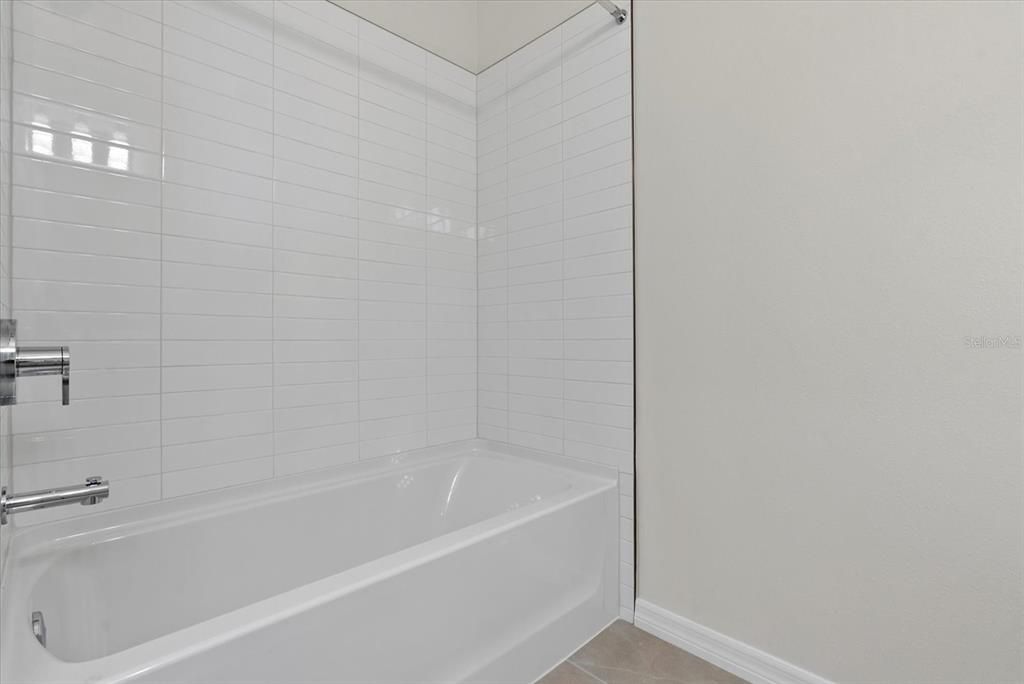 En Renta: $2,700 (3 camas, 2 baños, 1807 Pies cuadrados)