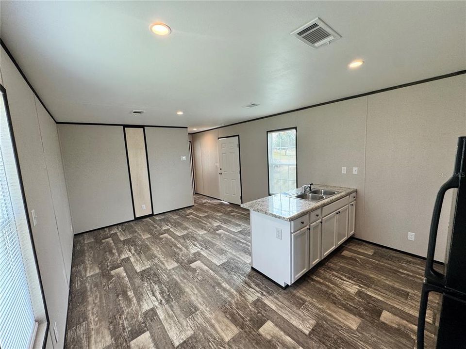 For Rent: $1,295 (2 beds, 2 baths, 784 Square Feet)