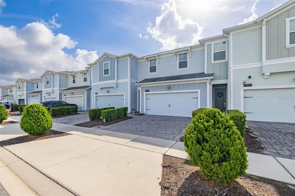 For Sale: $330,000 (3 beds, 2 baths, 1869 Square Feet)