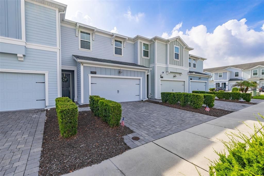 For Sale: $330,000 (3 beds, 2 baths, 1869 Square Feet)