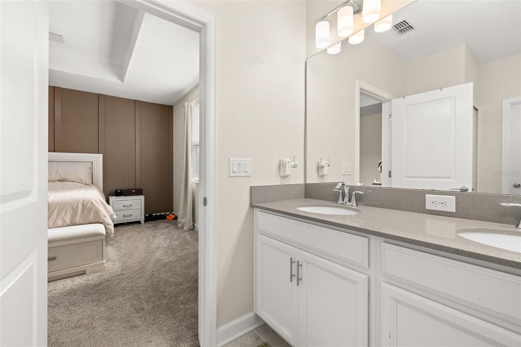 For Sale: $330,000 (3 beds, 2 baths, 1869 Square Feet)