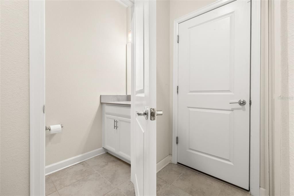For Sale: $330,000 (3 beds, 2 baths, 1869 Square Feet)