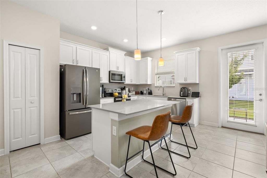 For Sale: $330,000 (3 beds, 2 baths, 1869 Square Feet)