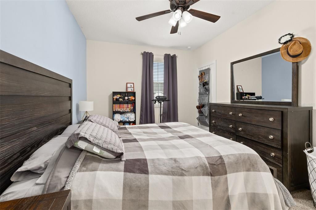 For Sale: $330,000 (3 beds, 2 baths, 1869 Square Feet)