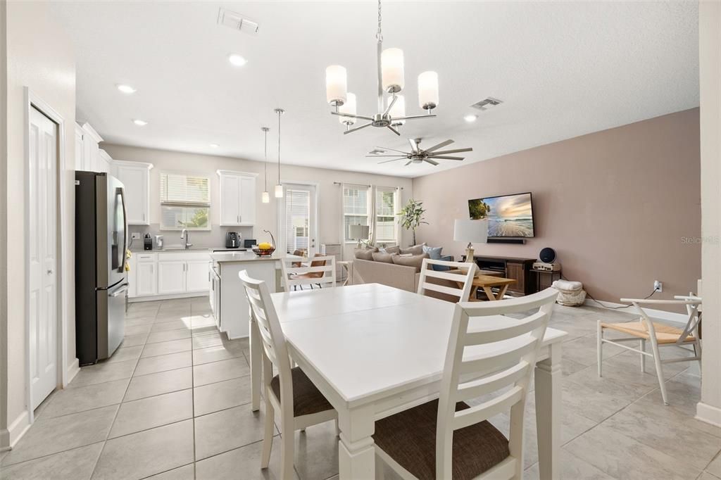 For Sale: $330,000 (3 beds, 2 baths, 1869 Square Feet)