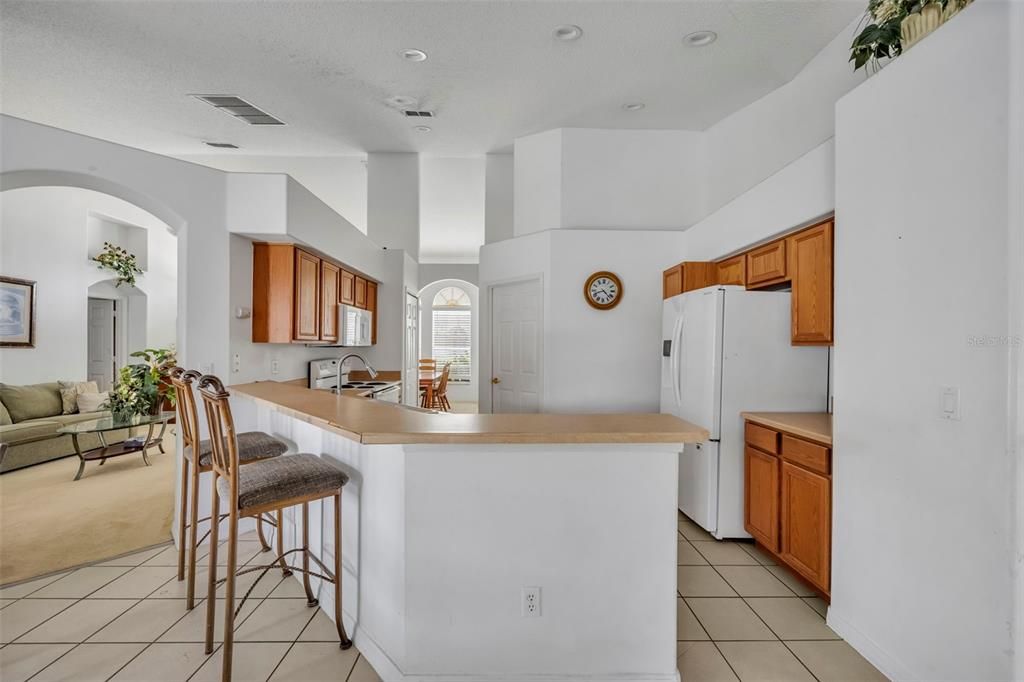 En Venta: $410,000 (4 camas, 3 baños, 2033 Pies cuadrados)