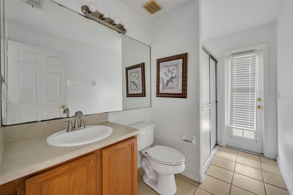 En Venta: $410,000 (4 camas, 3 baños, 2033 Pies cuadrados)
